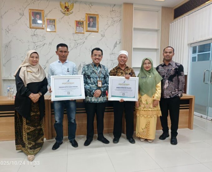 SMAN 2 Gunung Talang Raih Sertifikat Penghargaan dari Balai Besar POM