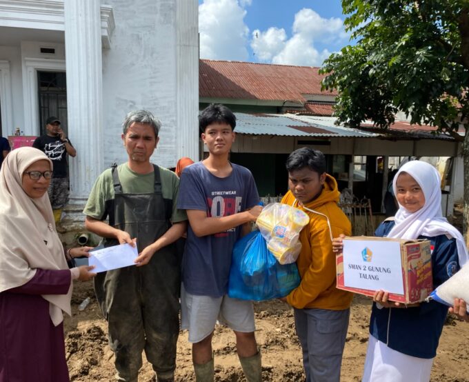 Bencana Galodo Terjang Pemukiman, Dunia Pendidikan Bahu-Membahu Salurkan Bantuan